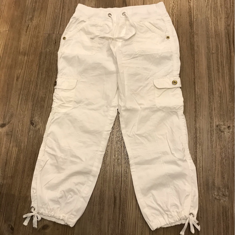 White cargo capris